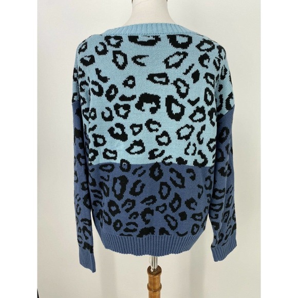 NWT Allie and Rob Animal Print Blue Sweater Petite XL 3 Quarter Sleeves - Picture 2 of 12